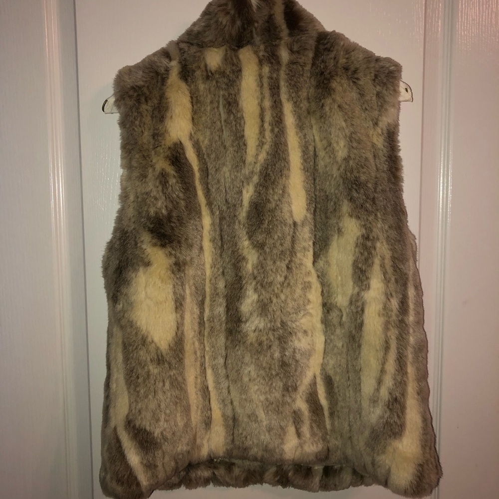 S/M Valerie Stevens Fur Vest.  Perfect condition!